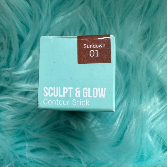Models Own Sculpt & Glow Contour Stick - Picture 4 of 5